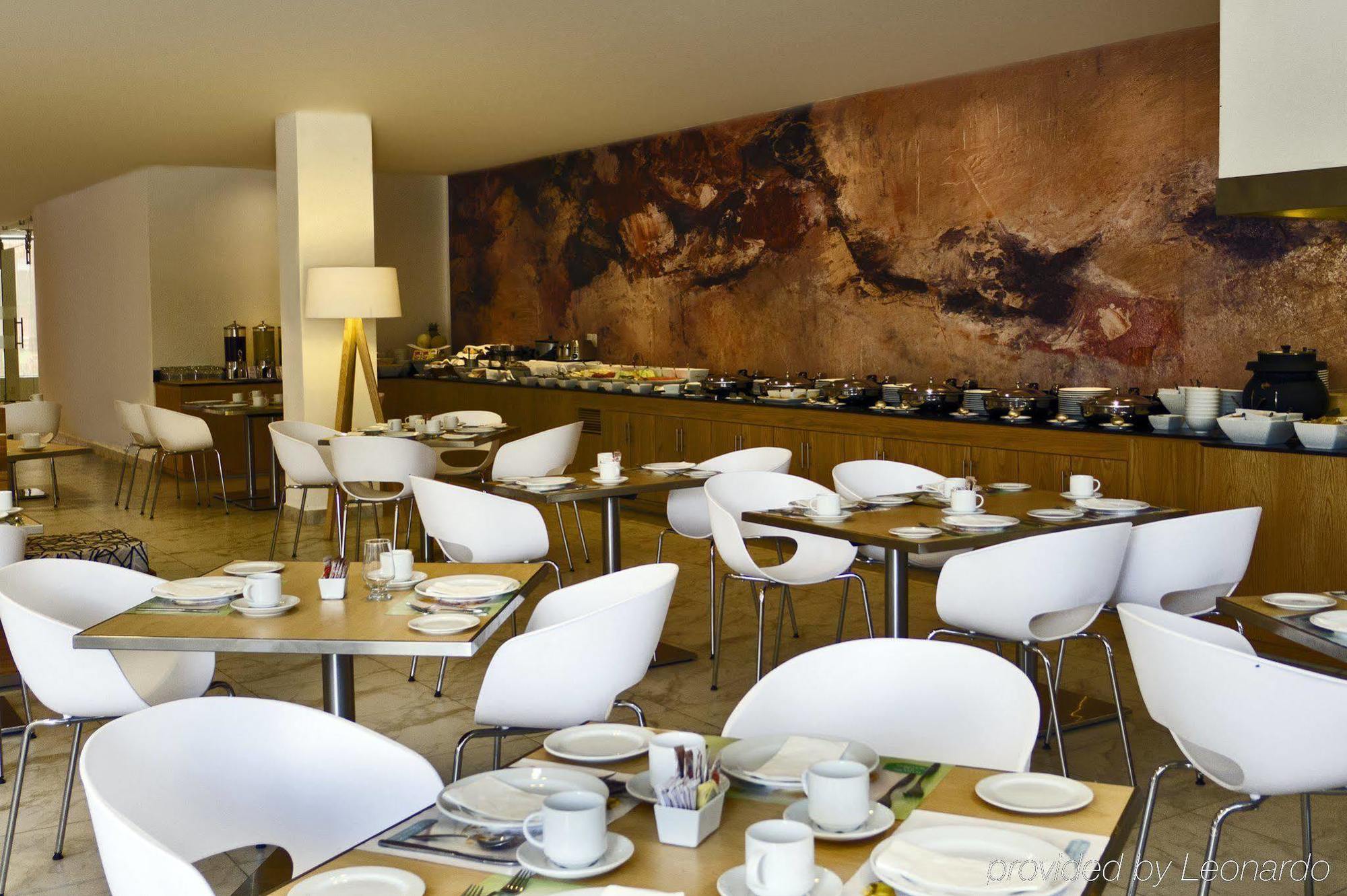 Fiesta Inn Leon Restaurant photo